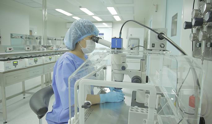 促排卵后双侧卵巢中共有8个卵泡算多吗